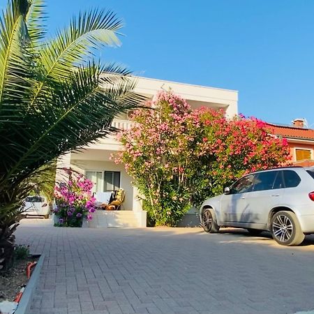 Mr. Hall Apartments Barbat na Rabu Ngoại thất bức ảnh
