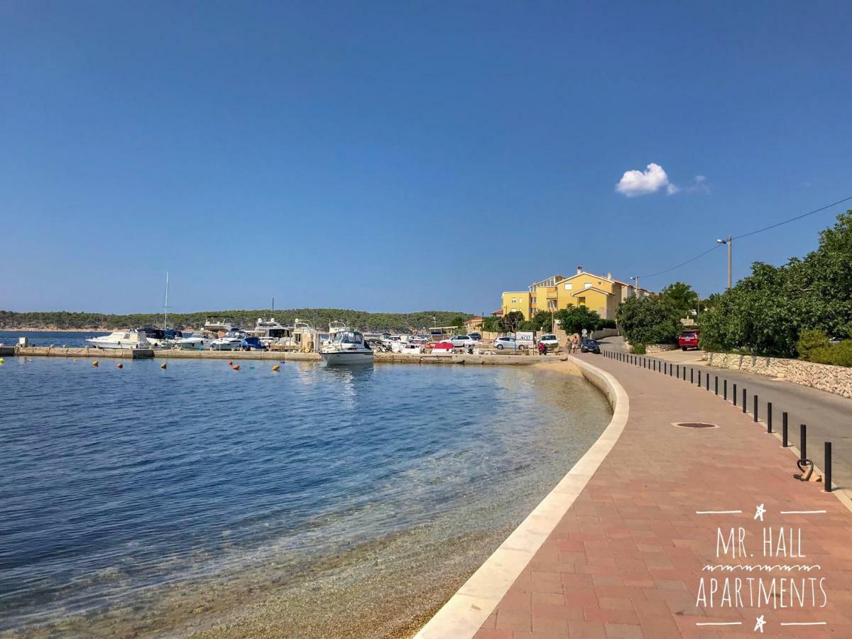 Mr. Hall Apartments Barbat na Rabu Ngoại thất bức ảnh
