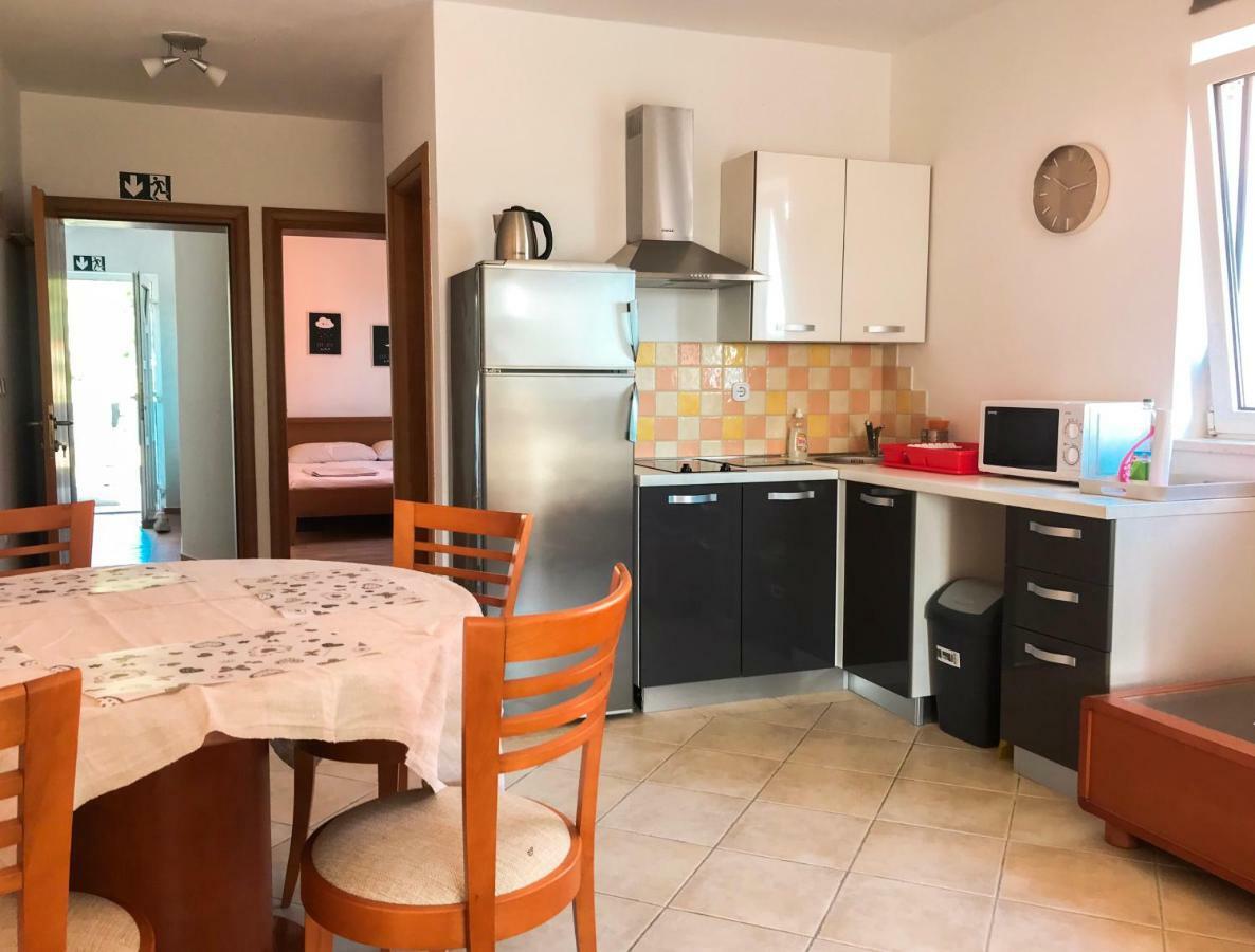 Mr. Hall Apartments Barbat na Rabu Ngoại thất bức ảnh