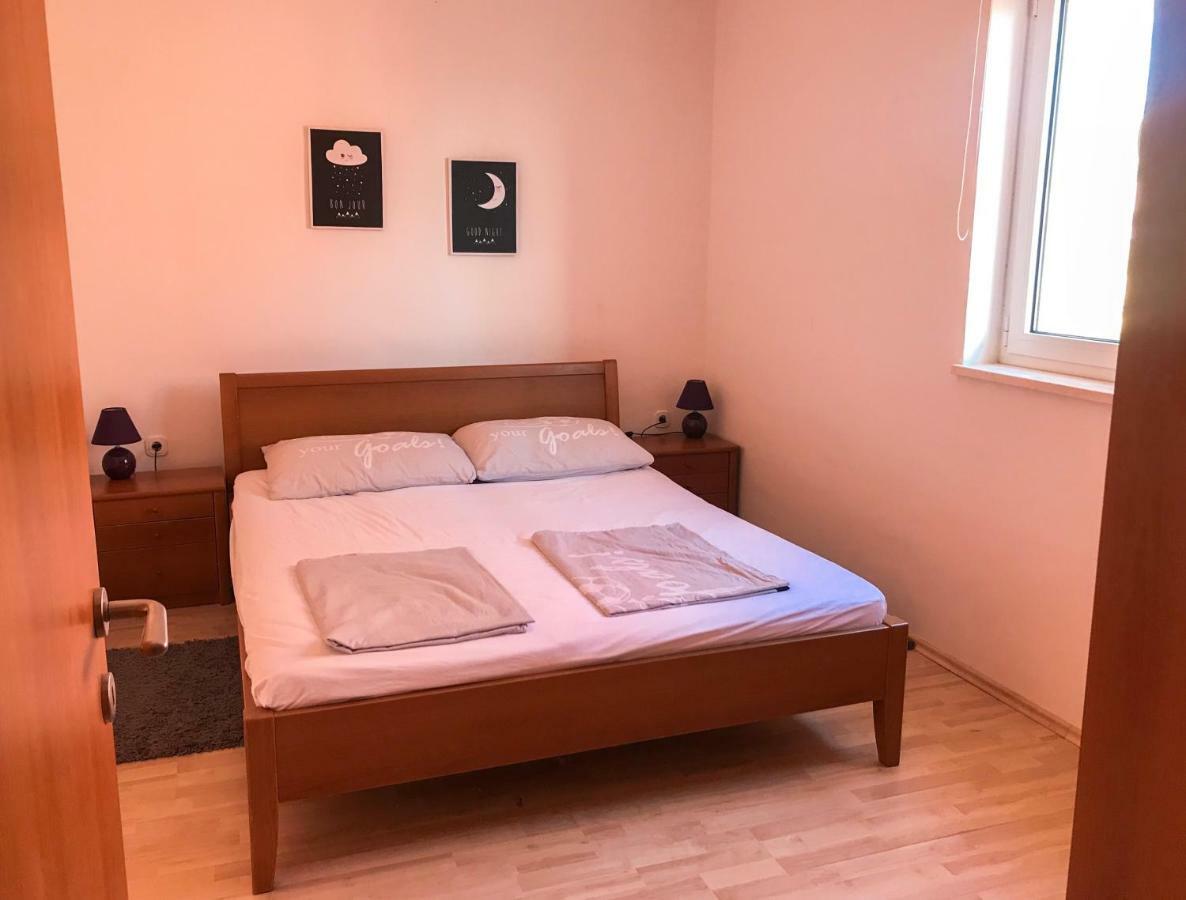 Mr. Hall Apartments Barbat na Rabu Ngoại thất bức ảnh